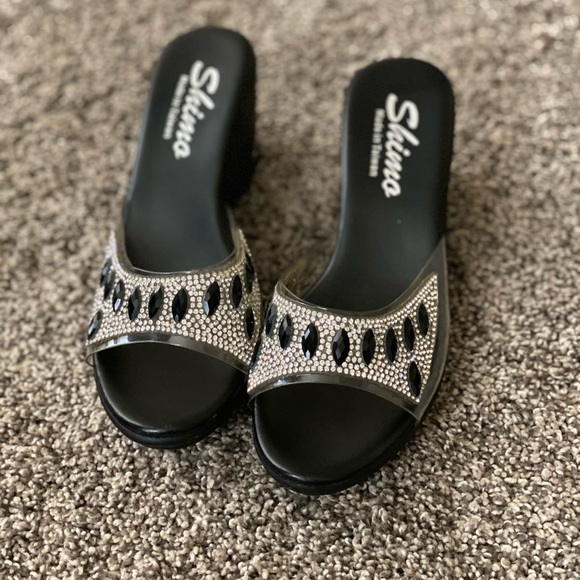 Shoes - Picture 2 of 5